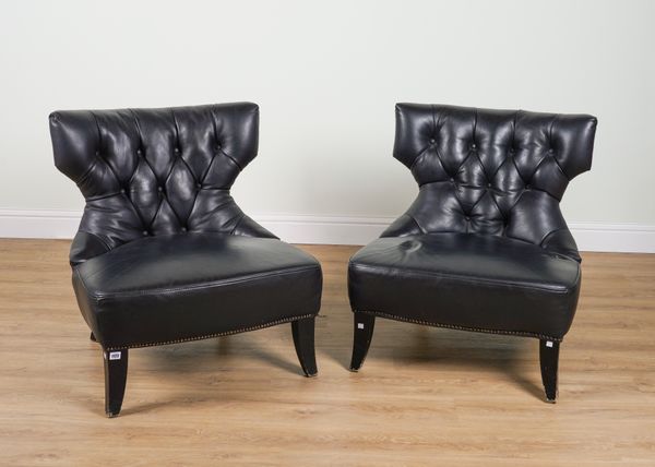 A PAIR OF MODERN EBONISED BLACK LEATHER UPHOLSTERED BUTTON-BACK TUB CHAIRS (2)