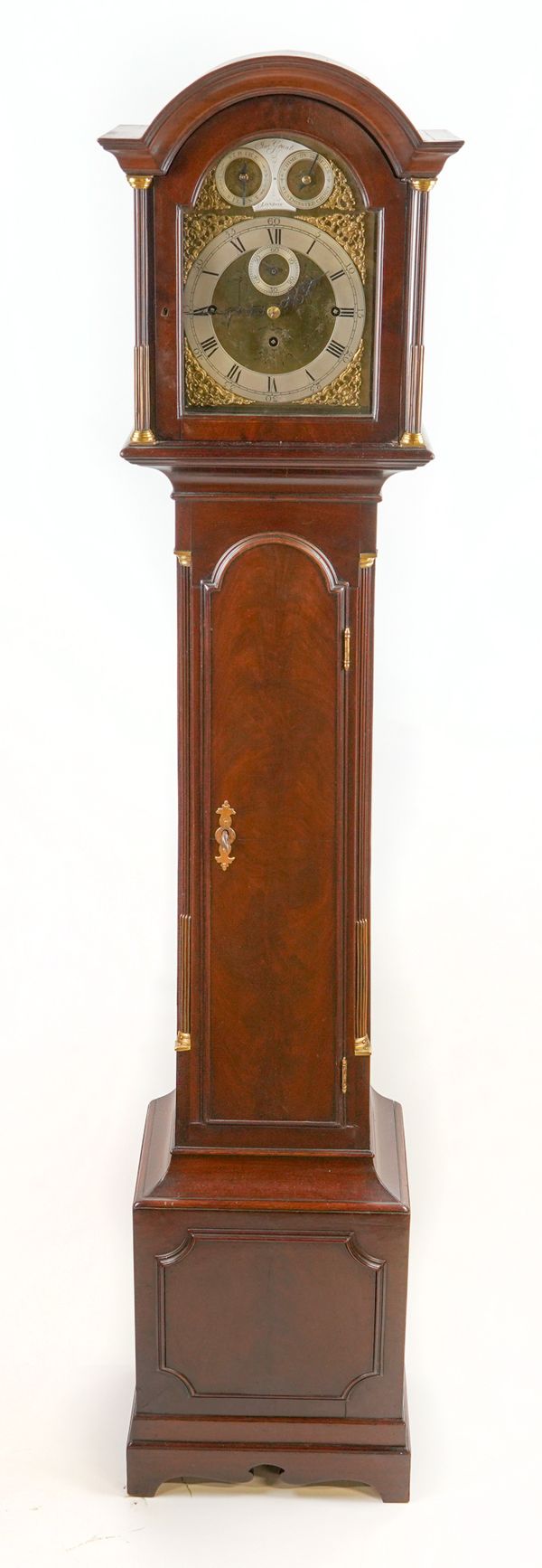 A FINE EDWARDIAN MAHOGANY QUARTER CHIMING AND STRIKING ‘GRANDMOTHER’ LONGCASE CLOCK