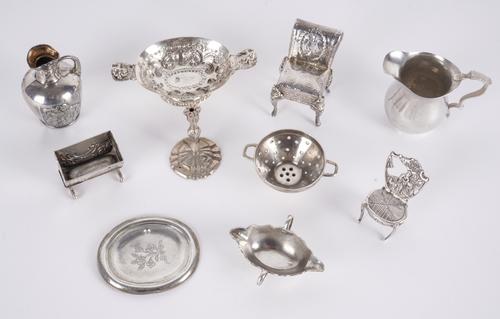 A COLLECTION OF TEN MINIATURE ITEMS OF SILVER (10)