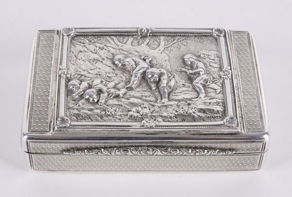 A VICTORIAN SILVER RECTANGULAR SNUFF BOX