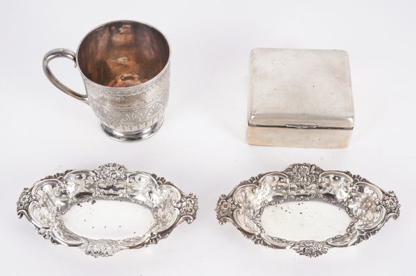 A VICTORIAN SILVER CHRISTENING MUG AND FURTHER SILVER (4)