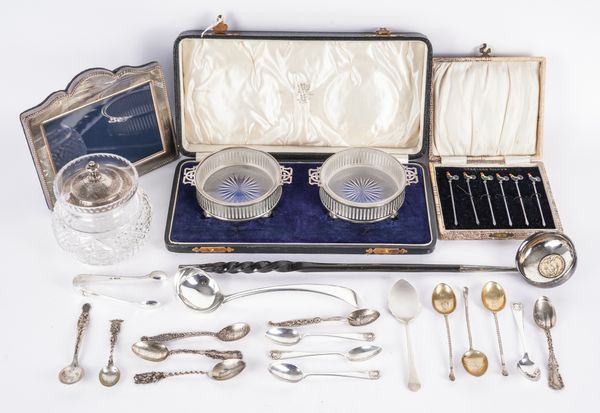 A GROUP OF SILVER, SILVER MOUNTED AND FOREIGN WARES (QTY)