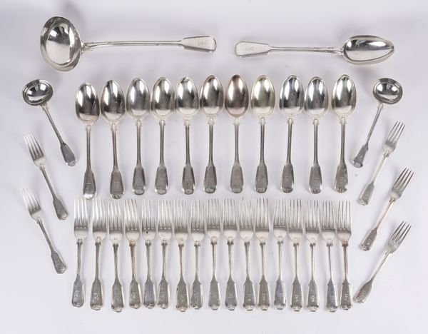 A GROUP OF SILVER DOUBLE STRUCK FIDDLE AND THREAD PATTERN TABLE FLATWARE (37)