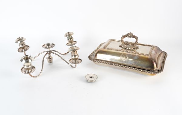 A SILVER CANDELABRA FITTING AND THREE FURTHER ITEMS (4)