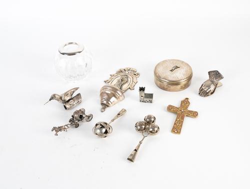 AN ITALIAN HOLY WATER STOUP AND NINE FURTHER ITEMS (10)