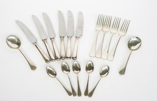 A MAPPIN & WEBB SILVER OLD ENGLISH PATTERN PART TABLE SERVICE (70)