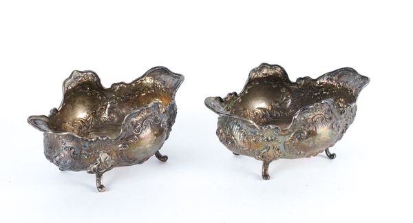 A PAIR OF LATE VICTORIAN SCOTTISH SILVER BONBON BOWLS (2)