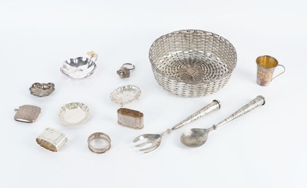 A SILVER VESTA CASE AND ELEVEN FURTHER ITEMS (12)