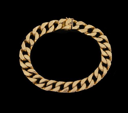 A FRENCH GOLD CURB LINK 18CT BRACELET