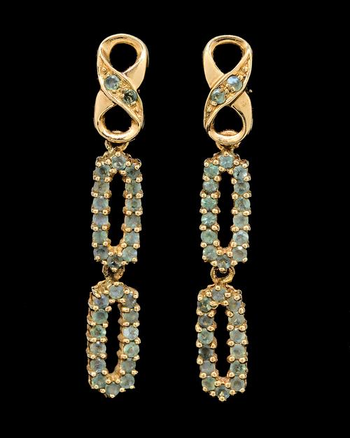 A PAIR OF ALEXANDRITE PENDANT EARRINGS