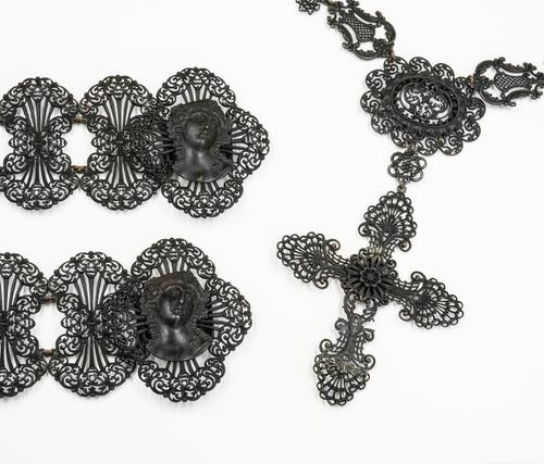 A PAIR OF GERMAN IRONWORK BRACELETS AND A NECKLACE (3)