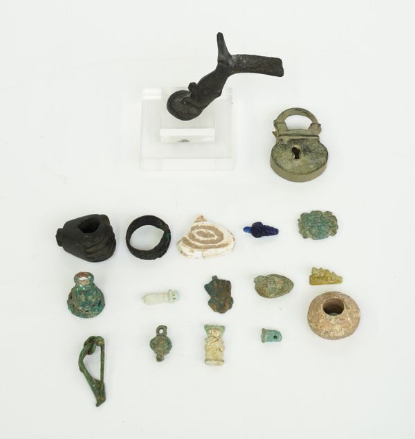 A GROUP OF VARIOUS EGYPTIAN, ROMAN AND MEDIEVAL FRAGMENTS AND AMULETS (17)