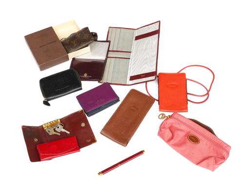 A LARGE COLLECTION OF LEATHER ACCESSORIES (QTY)
