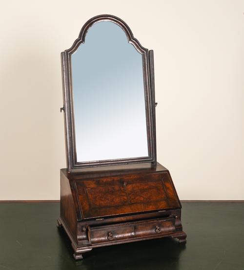 AN 18TH CENTURY INLAID WALNUT DRESSING TABLE