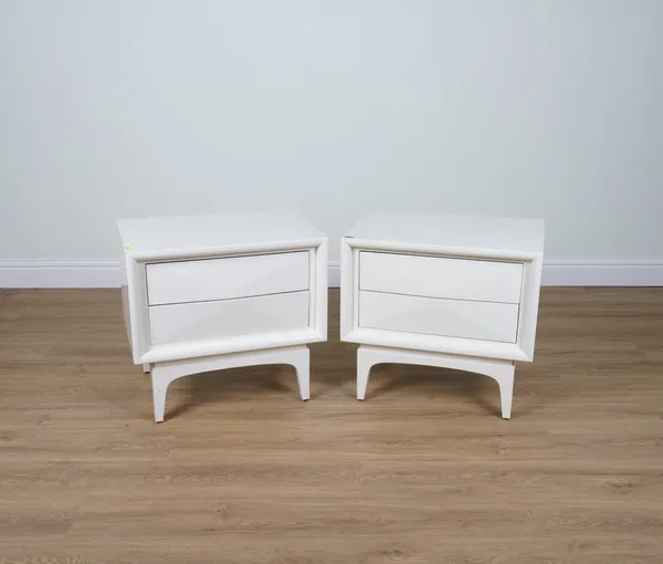 A PAIR OF WHITE TWO DRAWER BEDSIDE CHESTS WITH GEOMETRIC DRAWERS (2)