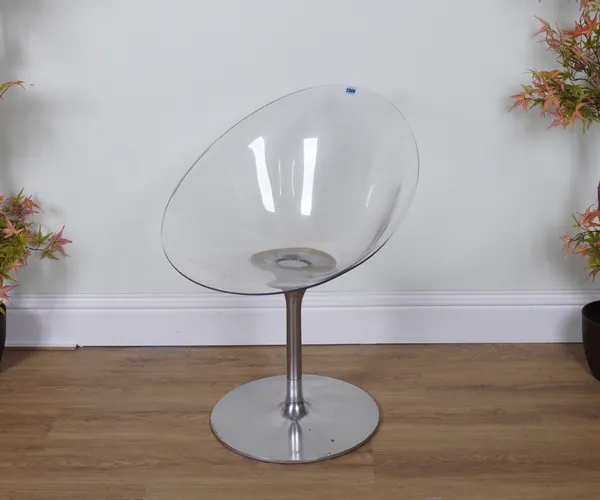 A MID 2OTH CENTURY CHROME AND PERSPEX TUB CHAIR