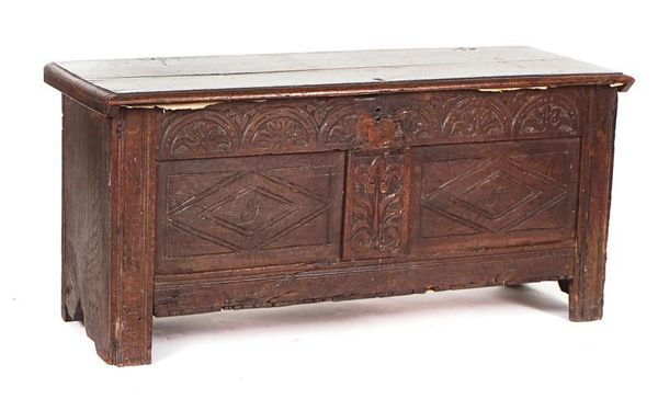 A 17TH CENTURY AND LATER OAK COFFER