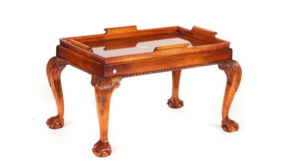 AN 18TH CENTURY STYLE LIFT OFF TRAY TOP COFFEE TABLE