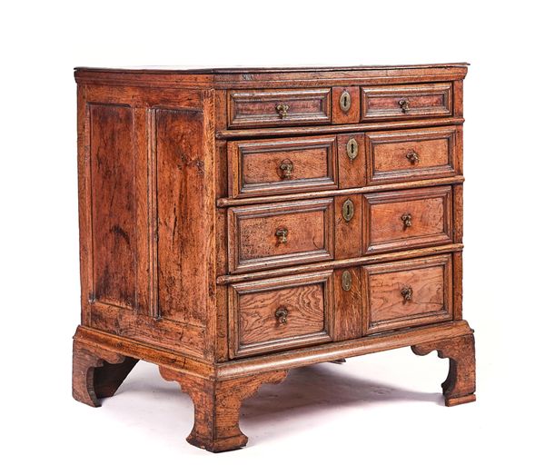 A LATE 17TH CENTURY OAK CHEST