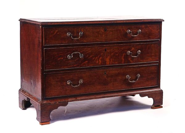 AN 18TH CENTURY OAK CHEST