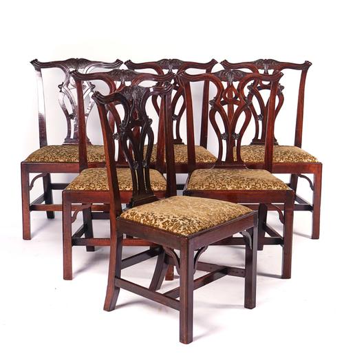 A SET OF SIX GEORGE III MAHOGANY DINING CHAIRS (6)