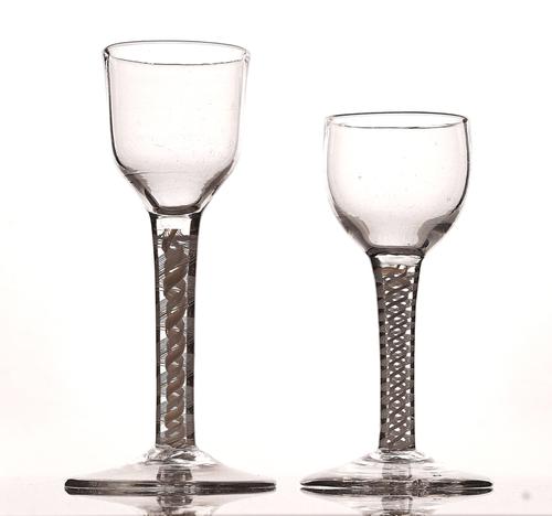 TWO OPAQUE TWIST WINE GLASS