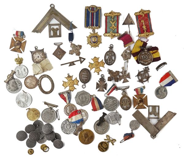 A COLLECTION OF ARMY TEMPERANCE AND OTHER MEDALS (QTY)