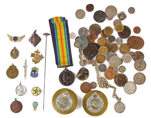 A 1914-18 BRITISH WAR MEDAL AND FURTHER ITEMS (QTY)