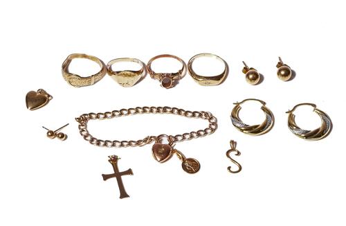 MOSTLY 9CT GOLD JEWELLERY (12)