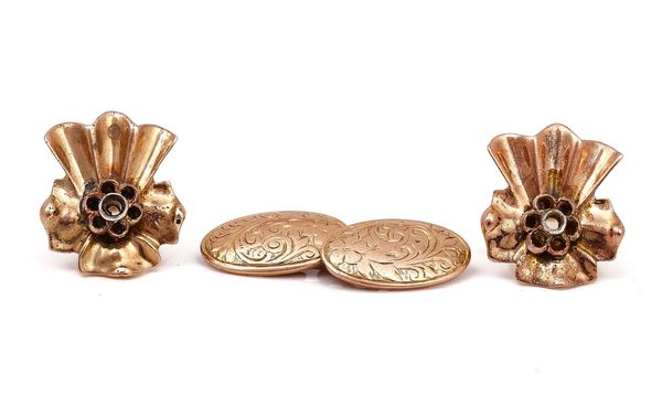 A PAIR OF GOLD EARCLIP MOUNTS AND ONE CUFFLINK