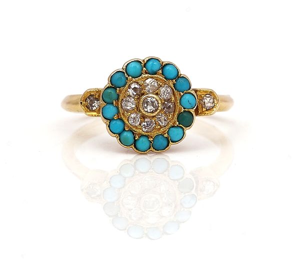 A GOLD, DIAMOND AND TURQUOISE CLUSTER RING