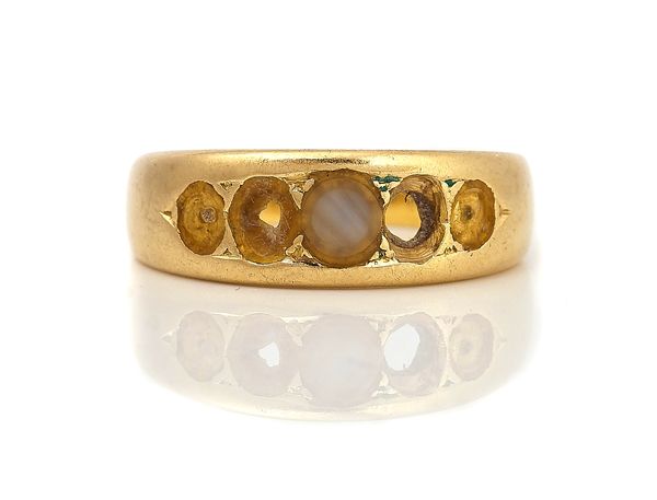 A VICTORIAN 18CT GOLD RING MOUNT