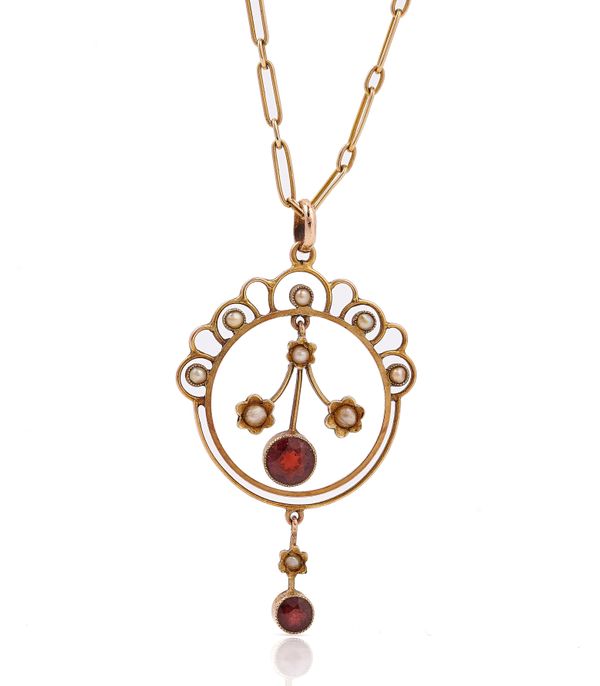 A GOLD, GARNET AND SEED PEARL PENDANT WITH A NECKCHAIN (2)