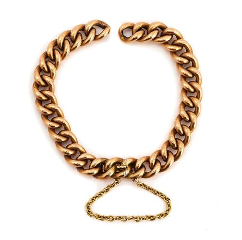 A GOLD CURBLINK BRACELET