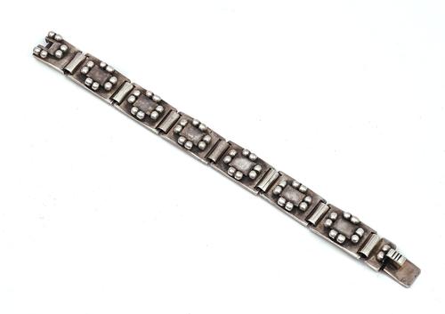 A PANEL LINK BRACELET