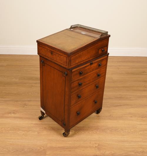 A REGENCY MAHOGANY EBONY BANDED MAHOGANY DAVENPORT