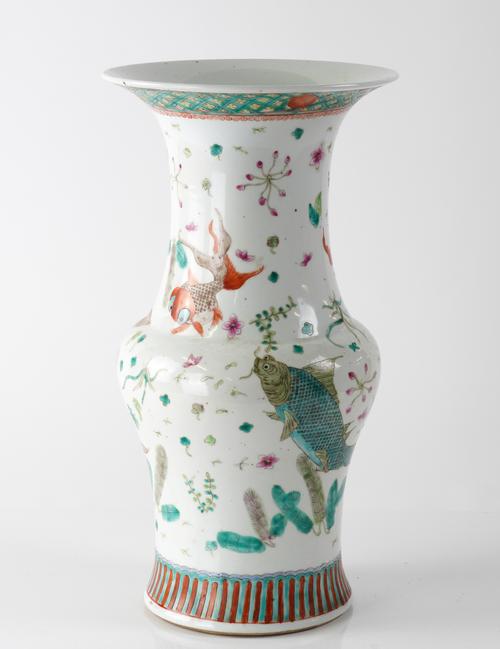 A CHINESE FAMILLE-ROSE BALUSTER VASE
