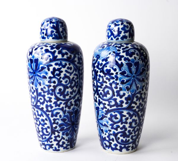 A PAIR CHINESE BLUE AND WHITE  VASES AND COVERS (4)