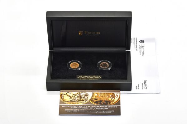 A QUEEN ELIZABETH II PLATINUM JUBILEE LIFETIME TWO SOVEREIGN SET