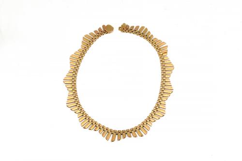 A 9CT GOLD COLLAR NECKLACE