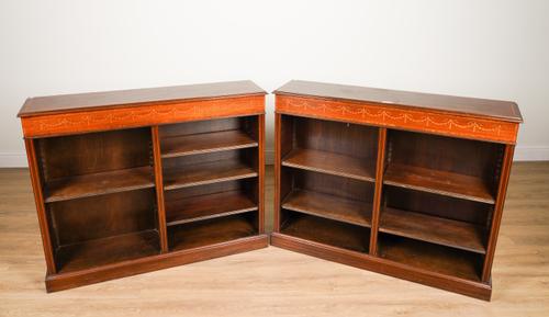 A PAIR OF 20TH CENTURY INALID MAHOGANY FLOOR STANDING OPEN BOOKCASES  (2)