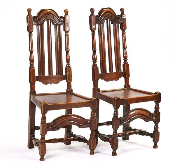 A PAIR OF WILLIAM & MARY OAK SLATBACK CHAIRS (2)