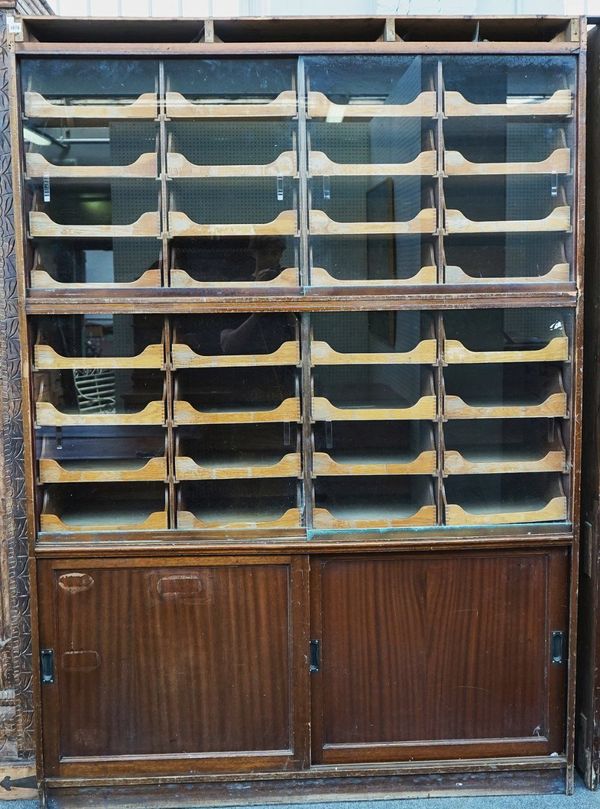 ARSH HAMILTON GLASGOW; A MID-20TH CENTURY MAHOGANY HABERDASHERY CABINET