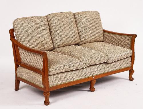 A 20TH CENTURY WALNUT SHOW FRAME SOFA