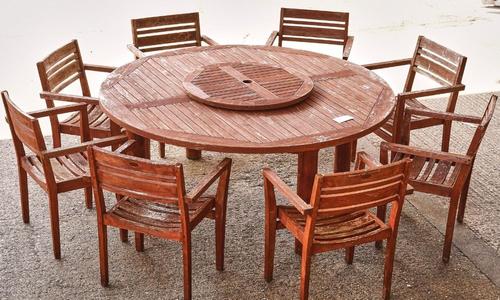 A LARGE CIRCULAR HARDWOOD GARDEN TABLE (9)