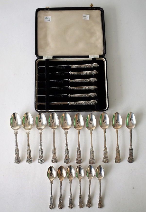 A GROUP OF KINGS PATTERN TABLE FLATWARE (QTY)