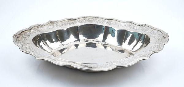 6942  A SILVER SHAPED OVAL BOWL