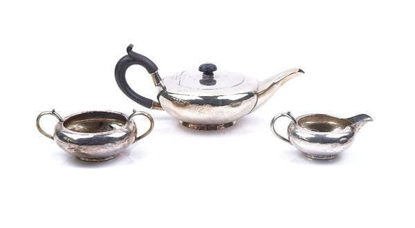 A SILVER THREE PIECE TEA SET (3)