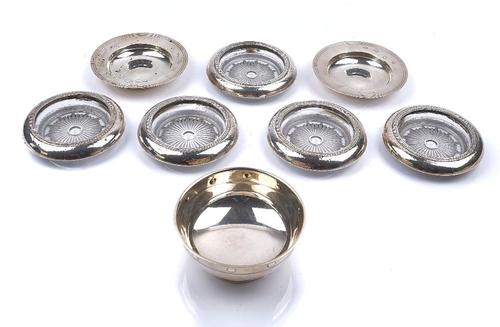 TWO SILVER ARMADA STYLE DISHES AND SEVEN FURTHER ITEMS (8)