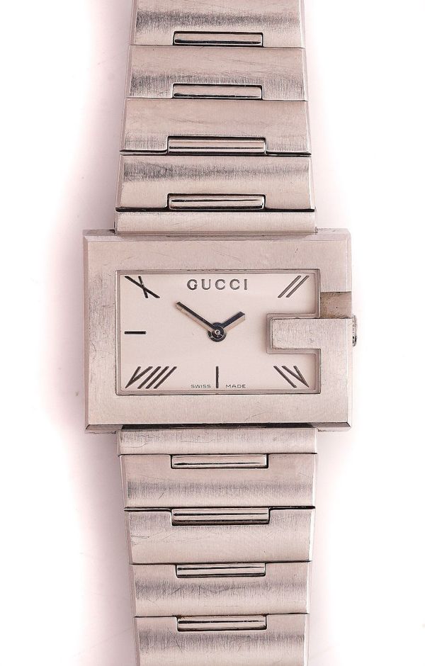 A GUCCI STAINLESS STEEL CASED BRACELET WRISTWATCH
